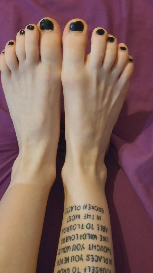 Feet porn video with onlyfans model Rosestyles_97 <strong>@rosestyles_97</strong>