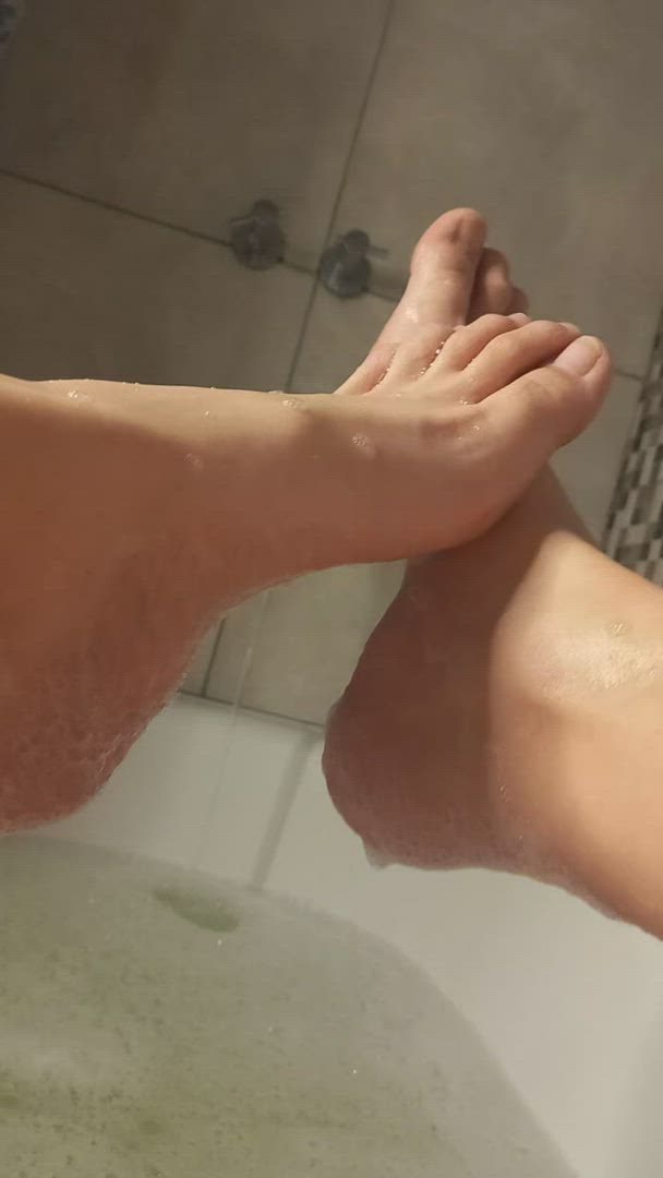 Feet porn video with onlyfans model Sagi <strong>@chxxxm</strong>