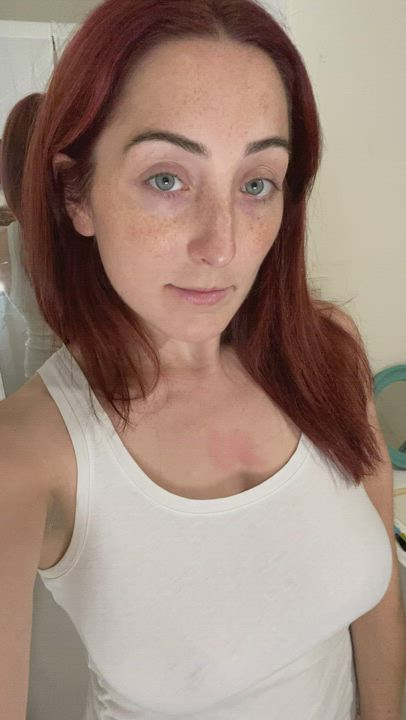 Braless porn video with onlyfans model Scarlet <strong>@ethereal_mindscape</strong>
