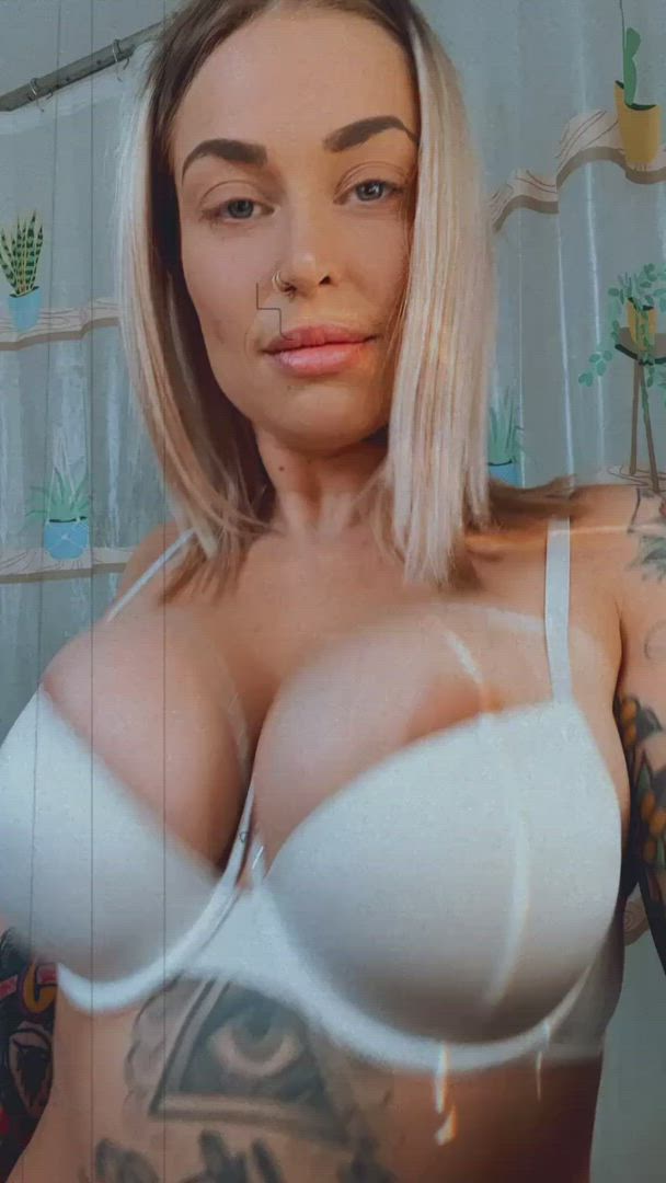 Big Tits porn video with onlyfans model spicygrl <strong>@aspicygrl</strong>