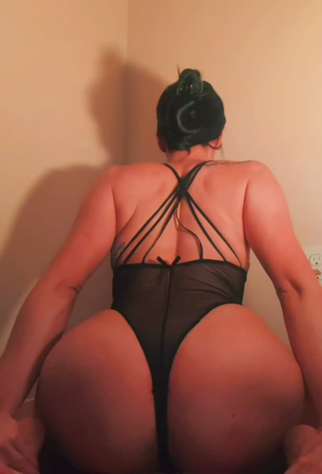 Ass porn video with onlyfans model squishysierra <strong>@squishysierra</strong>