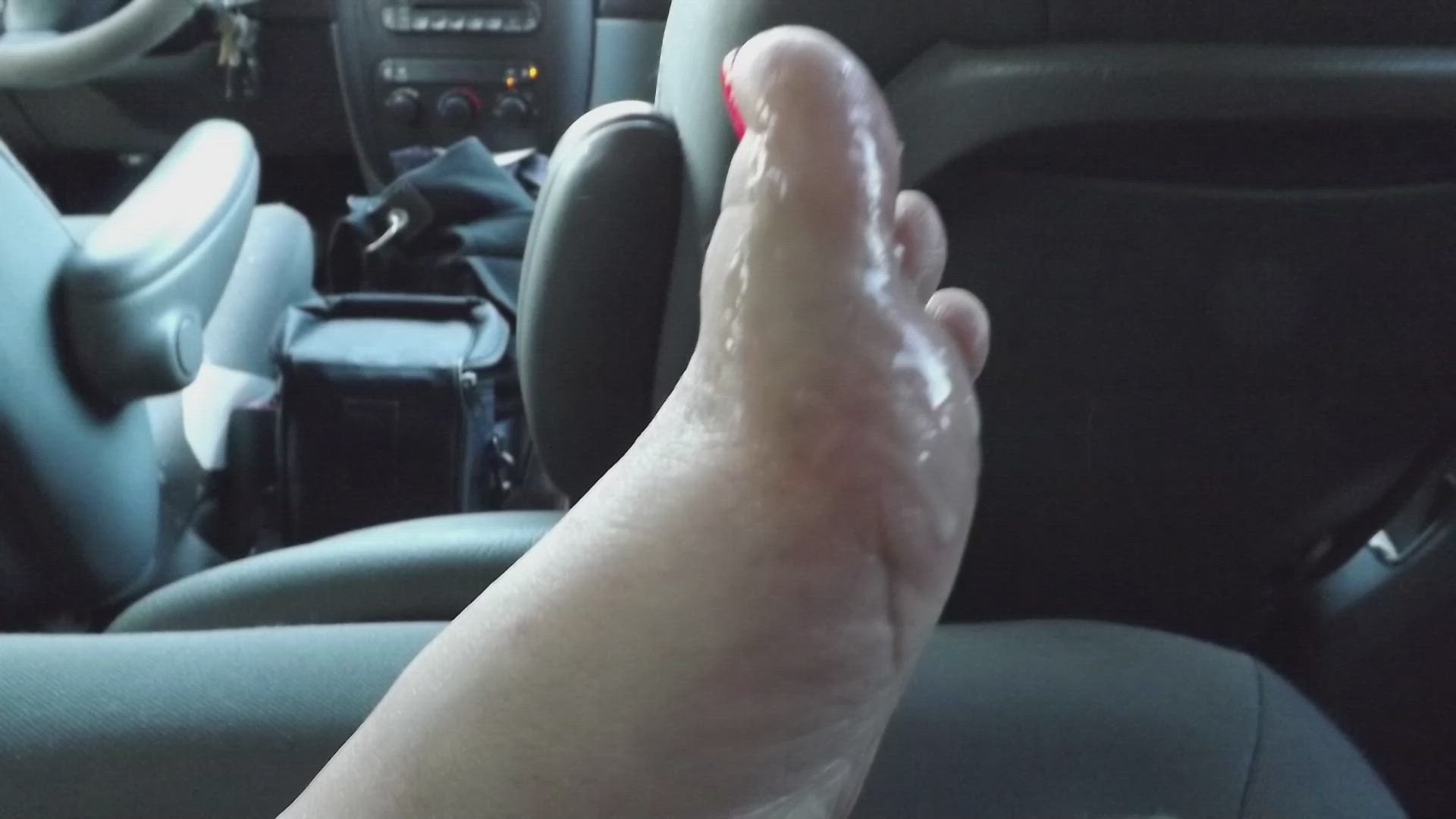 Footjob porn video with onlyfans model Sweet Feet <strong>@sweetfeetsplace</strong>