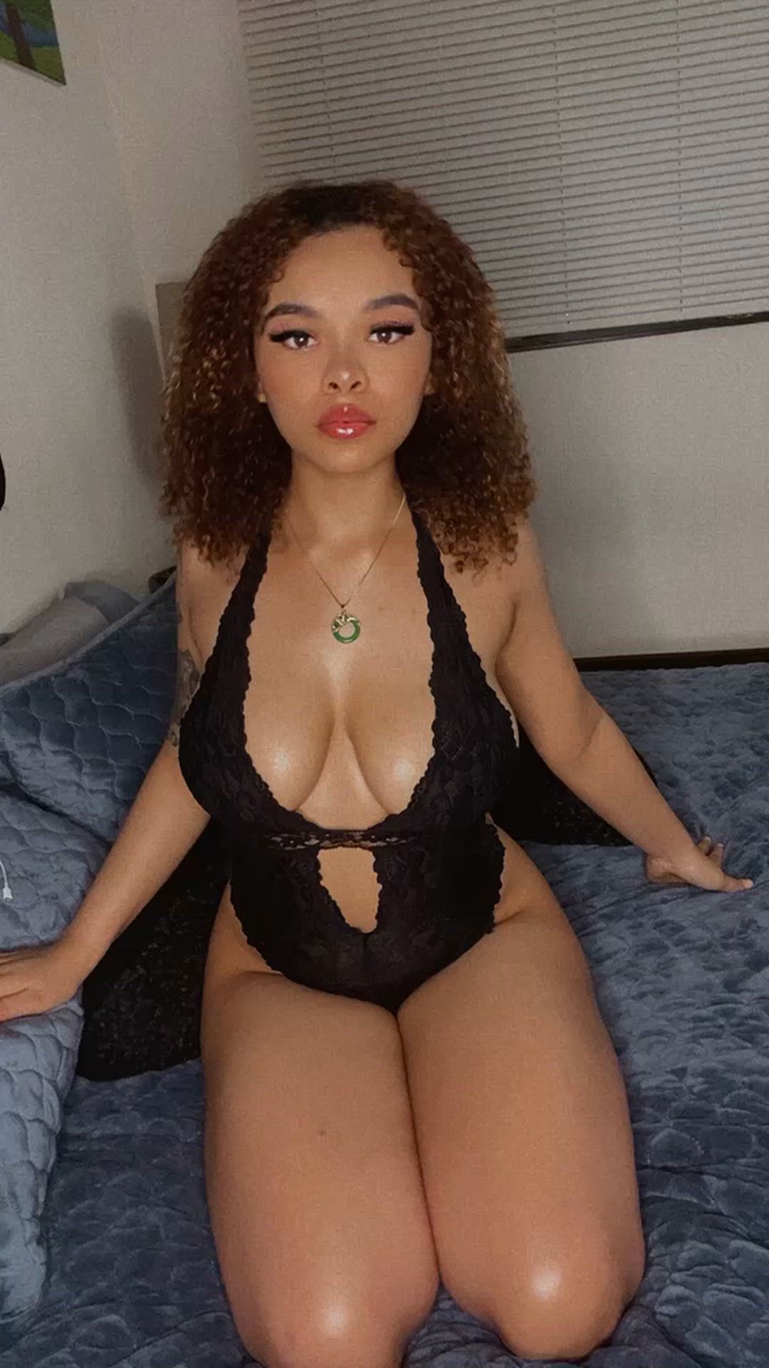 Amateur porn video with onlyfans model themilkyverse <strong>@themilkyverse</strong>