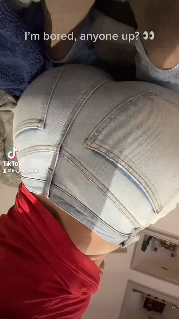 Ass porn video with onlyfans model vera200 <strong>@memyselfandivera</strong>