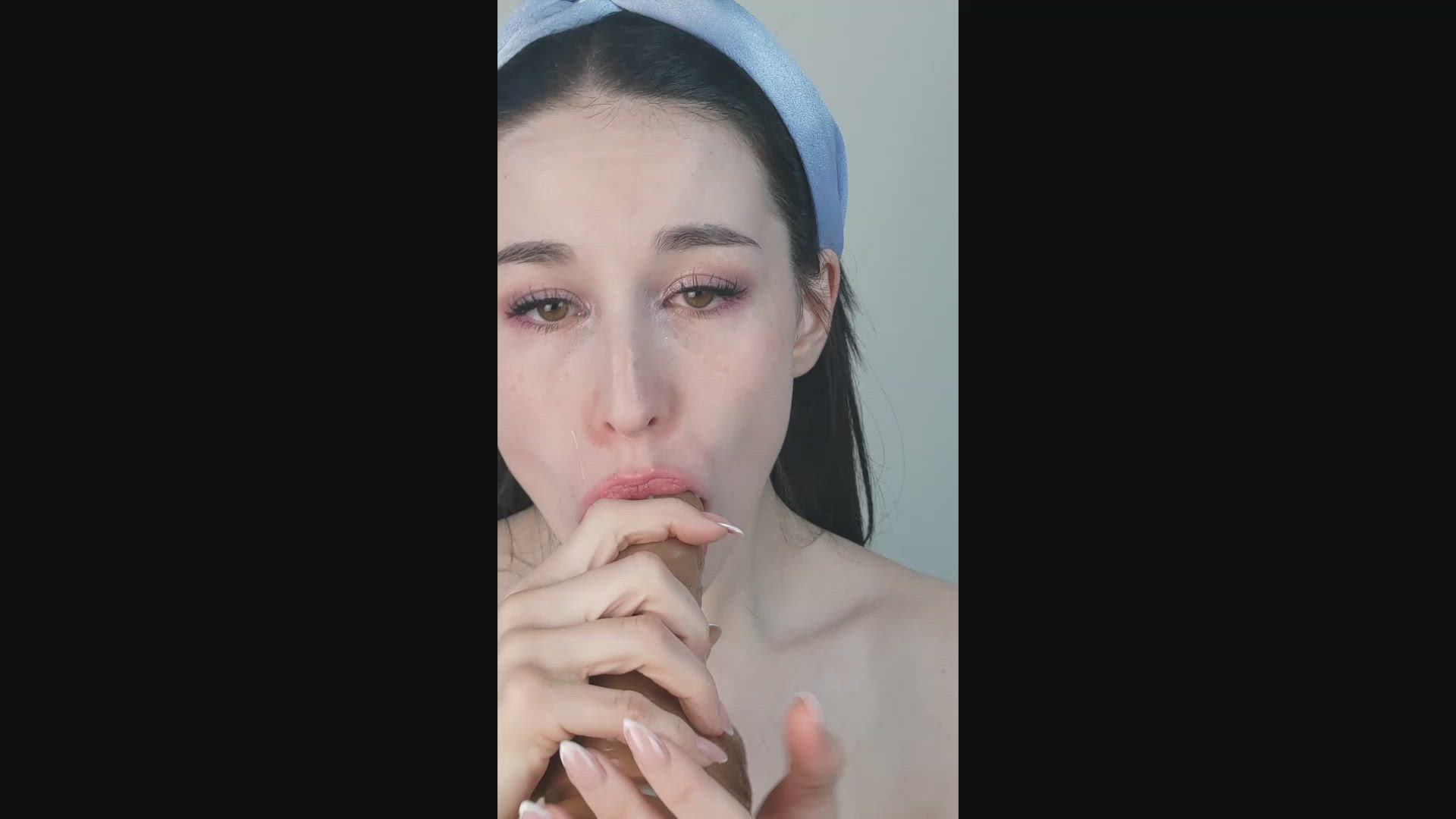 Deepthroat porn video with onlyfans model Vicky Peaches <strong>@vickypeaches</strong>