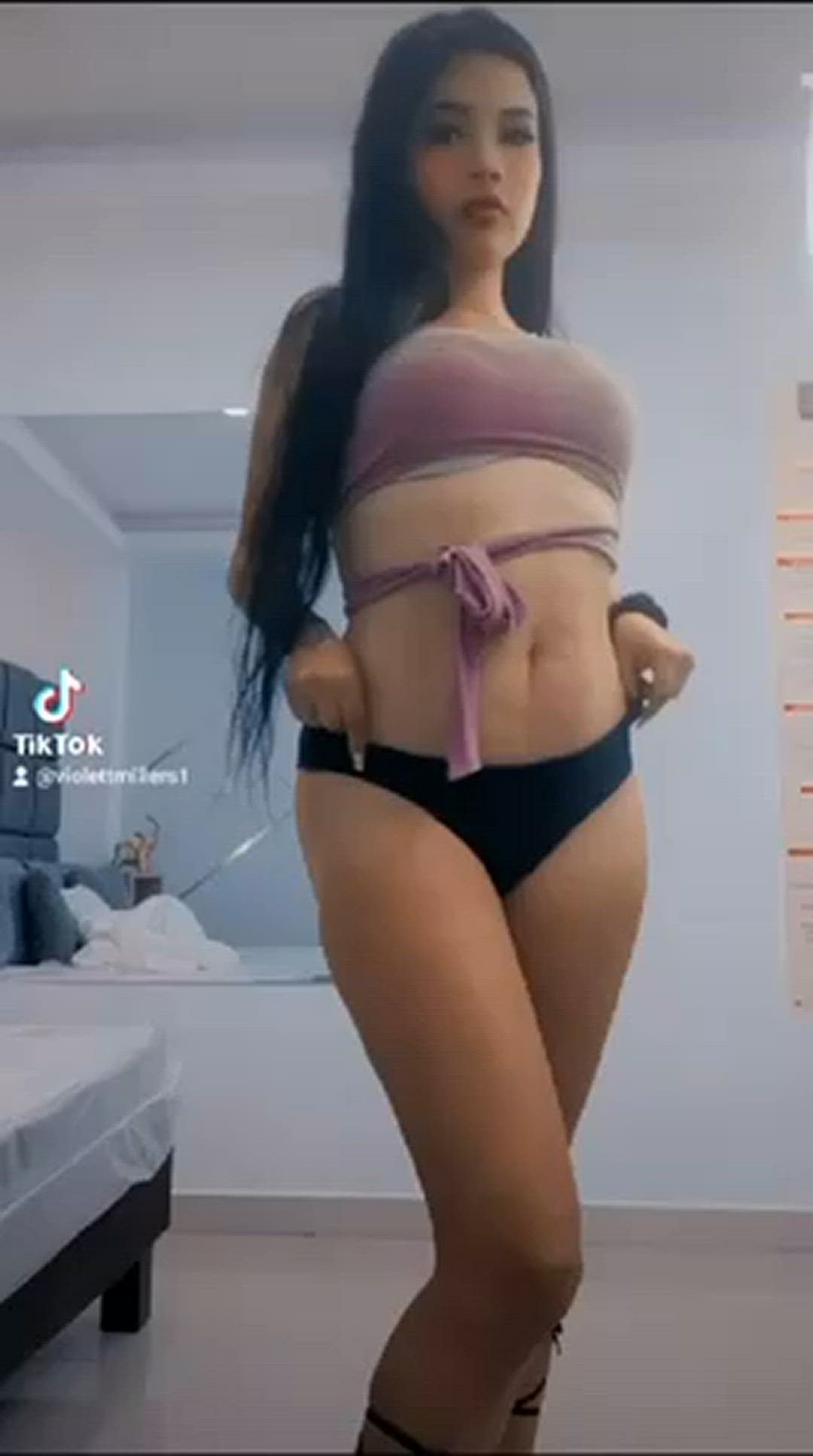TikTok porn video with onlyfans model violetmillers <strong>@violetmillers</strong>