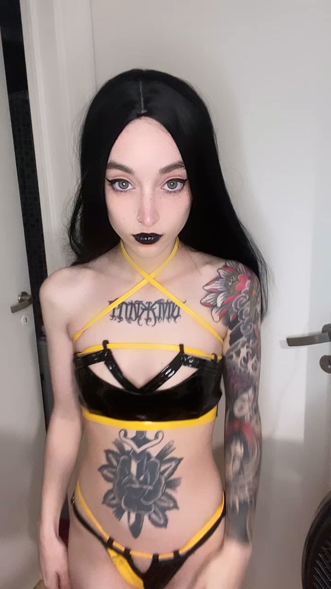 Ass porn video with onlyfans model willowx1 <strong>@willow_x1</strong>