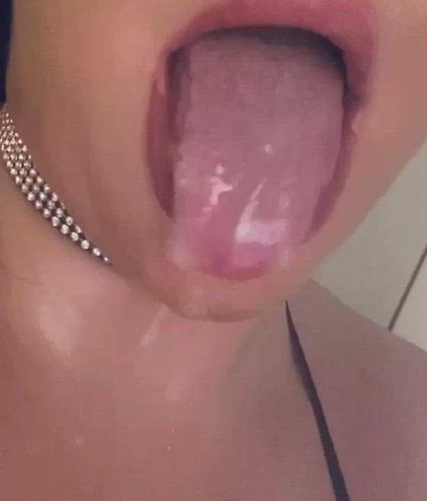 Blowjob porn video with onlyfans model Your dirty little secret <strong>@ydlsecret</strong>