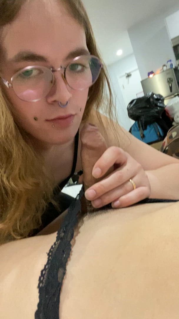 Blowjob porn video with onlyfans model SuspectCutie <strong>@suspectcutie</strong>