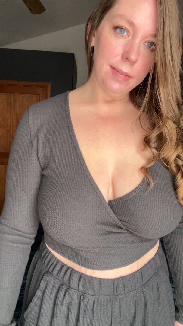 Tits porn video with onlyfans model MissesFoxx <strong>@foxxthemisses</strong>