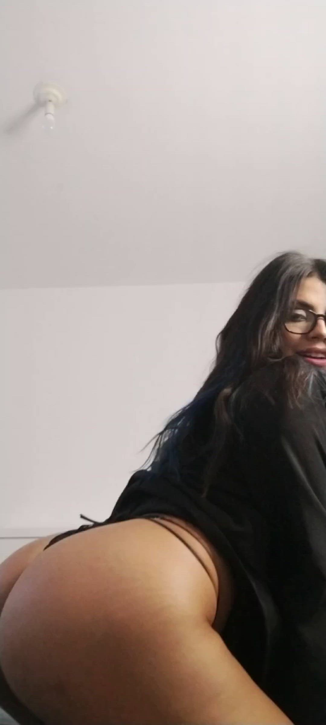 Ass porn video with onlyfans model goddeszarina <strong>@justmezarina</strong>