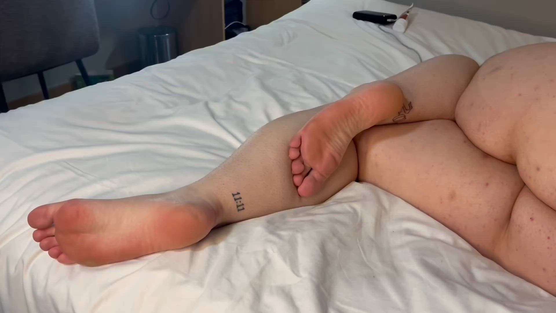 Feet porn video with onlyfans model isabellablaze <strong>@isabellablaze</strong>