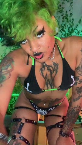 Domme porn video with onlyfans model poisonivy666 <strong>@poison_ivy666</strong>