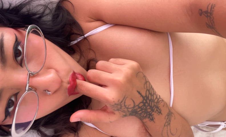 18 Years Old porn video with onlyfans model elenikaido <strong>@elen</strong>
