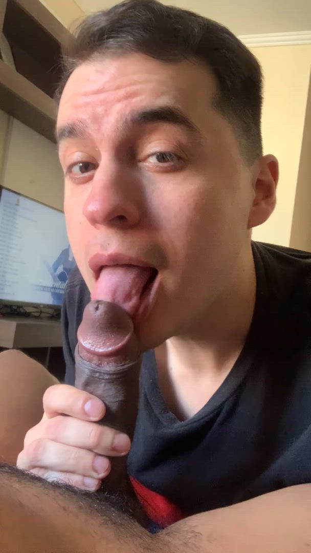 Blowjob porn video with onlyfans model MartinPescador <strong>@martinpescador</strong>