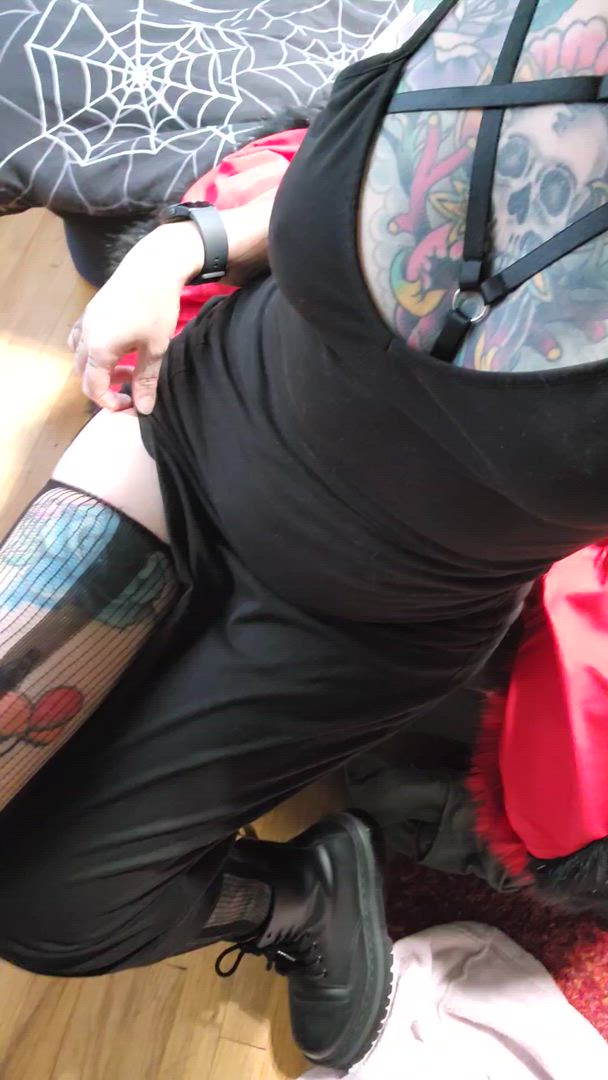 MILF porn video with onlyfans model inkeddisaster <strong>@inkeddisaster</strong>