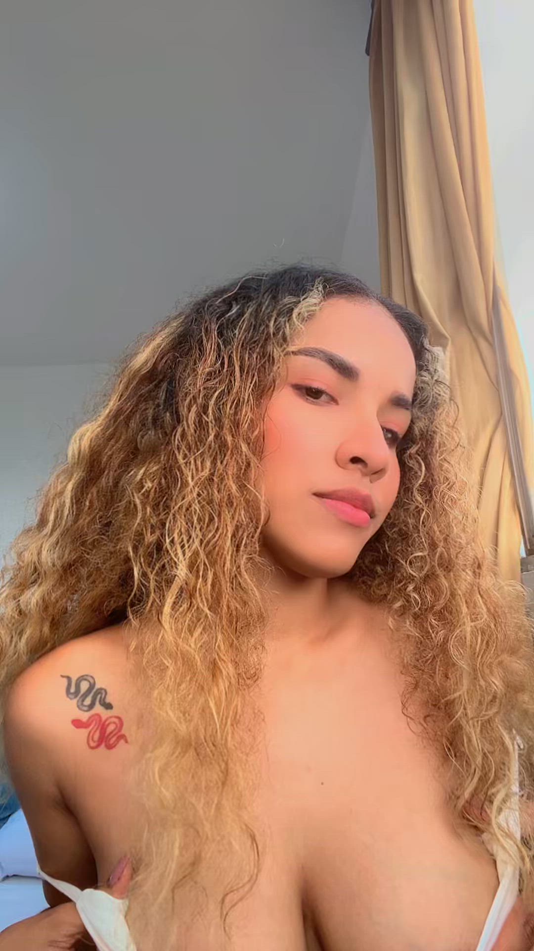Boobs porn video with onlyfans model millyfraga <strong>@millyfraga</strong>