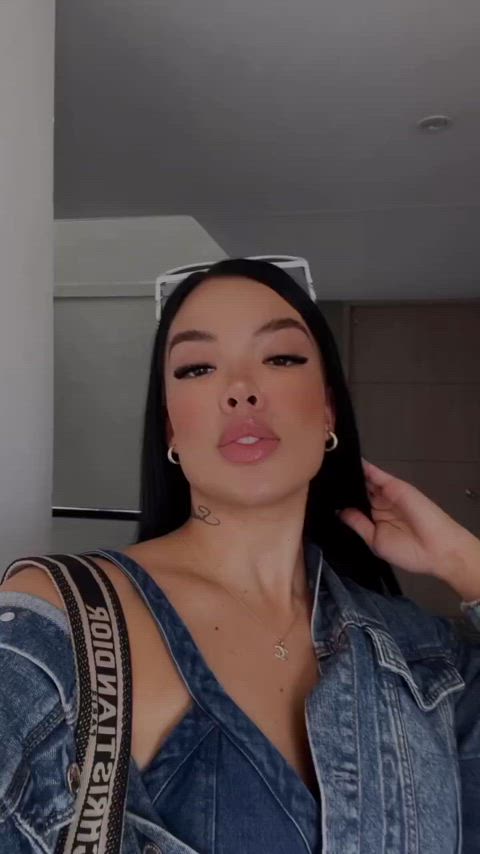 Cleavage porn video with onlyfans model Sheyla Jay <strong>@sheylaj</strong>
