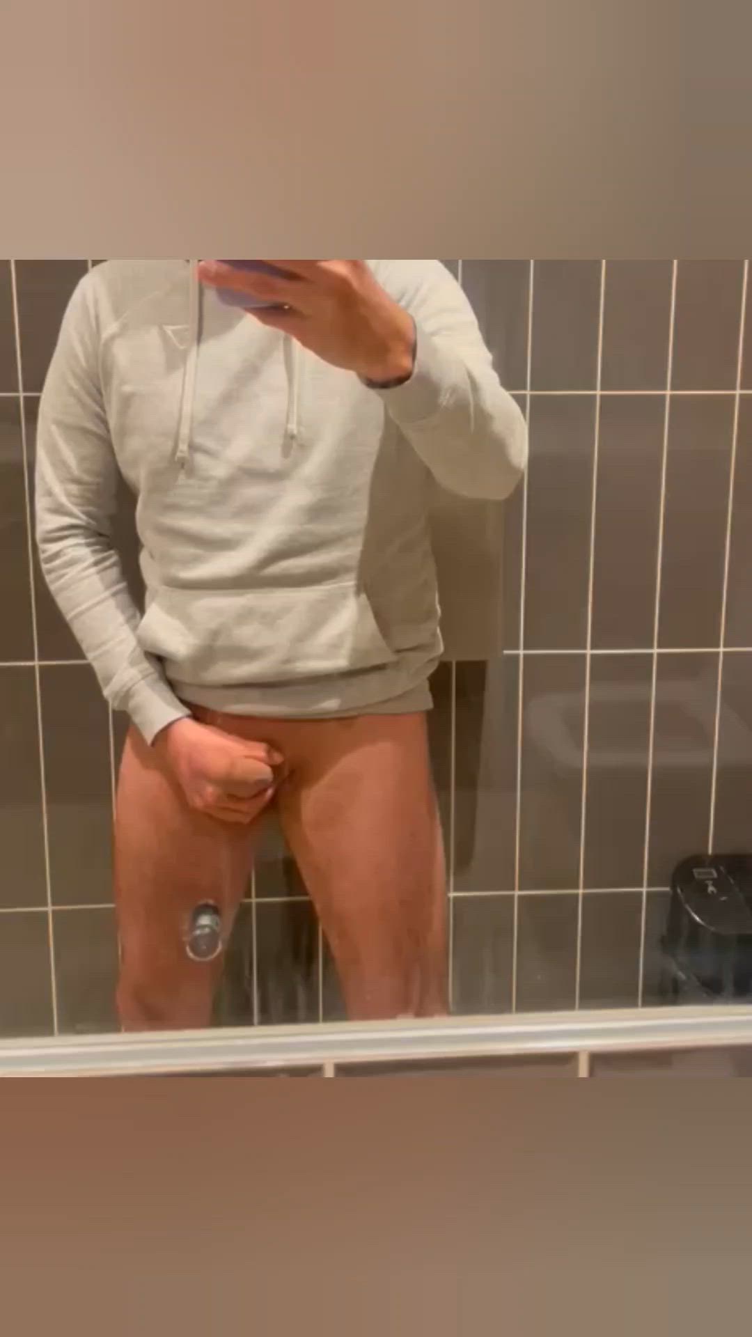 Amateur porn video with onlyfans model thehandsomegolfer <strong>@thehandsomegolfer</strong>