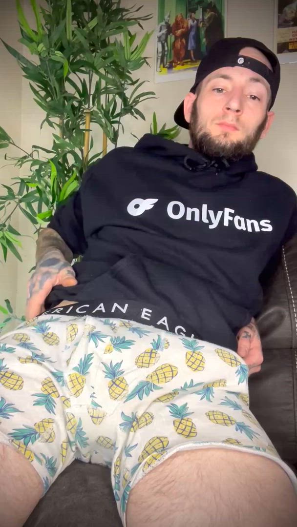 Amateur porn video with onlyfans model timmytussin <strong>@tussin_t</strong>