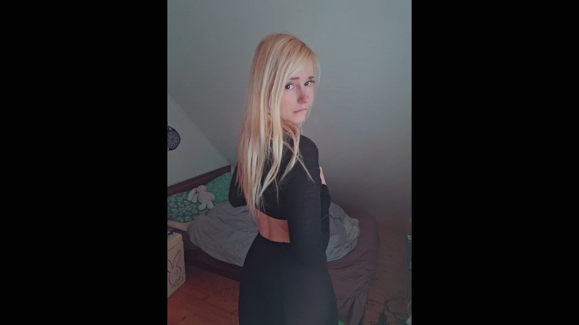 Blonde porn video with onlyfans model Lola <strong>@deerlola19</strong>