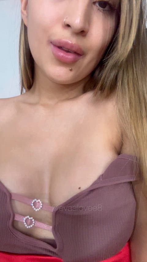 Big Tits porn video with onlyfans model momsexylove <strong>@evaalovee8</strong>