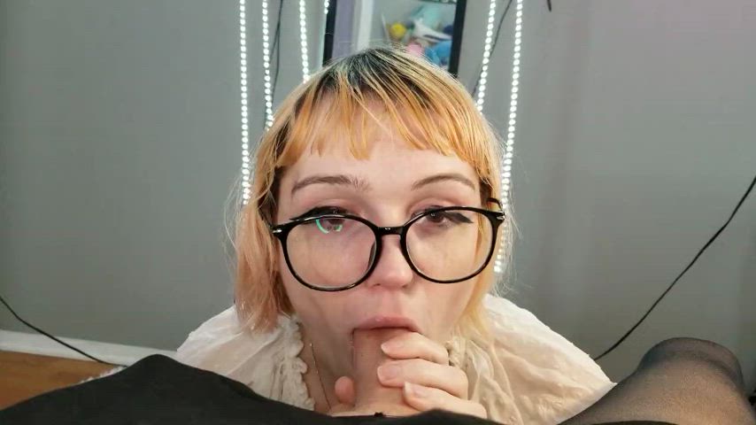 Blowjob porn video with onlyfans model  <strong>@clairegemini</strong>
