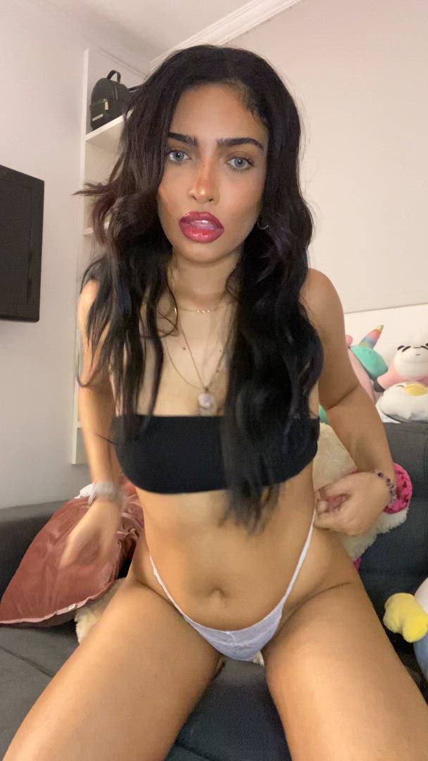 Horny porn video with onlyfans model jessicababyy <strong>@jessicahasfun</strong>