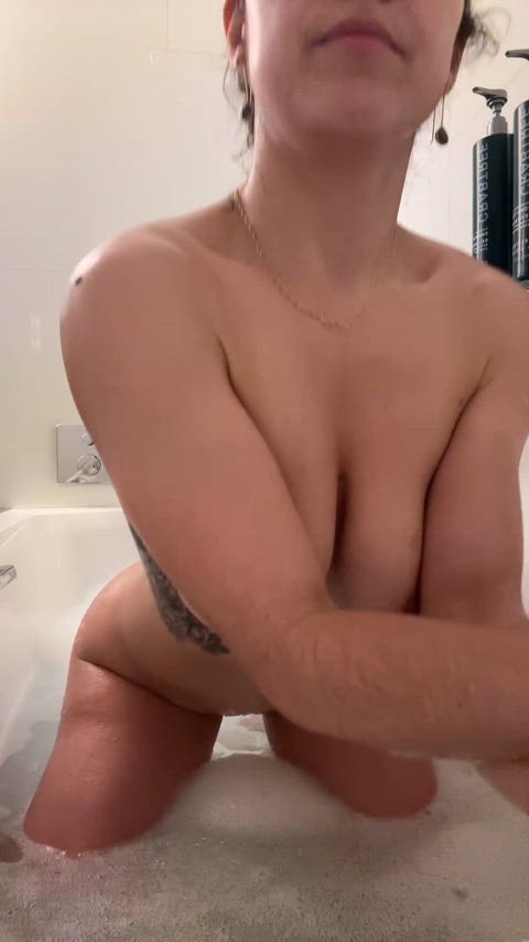 Big Tits porn video with onlyfans model vicpetitequeen <strong>@u47522672</strong>