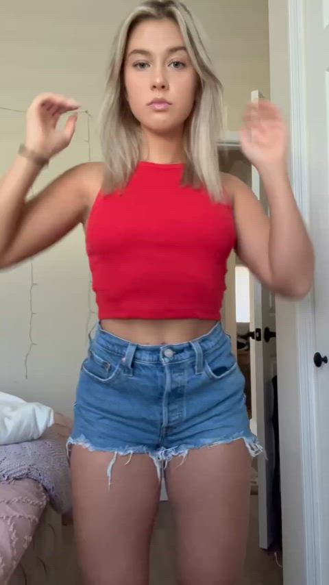 Teen porn video with onlyfans model imvickilive <strong>@vickilive</strong>