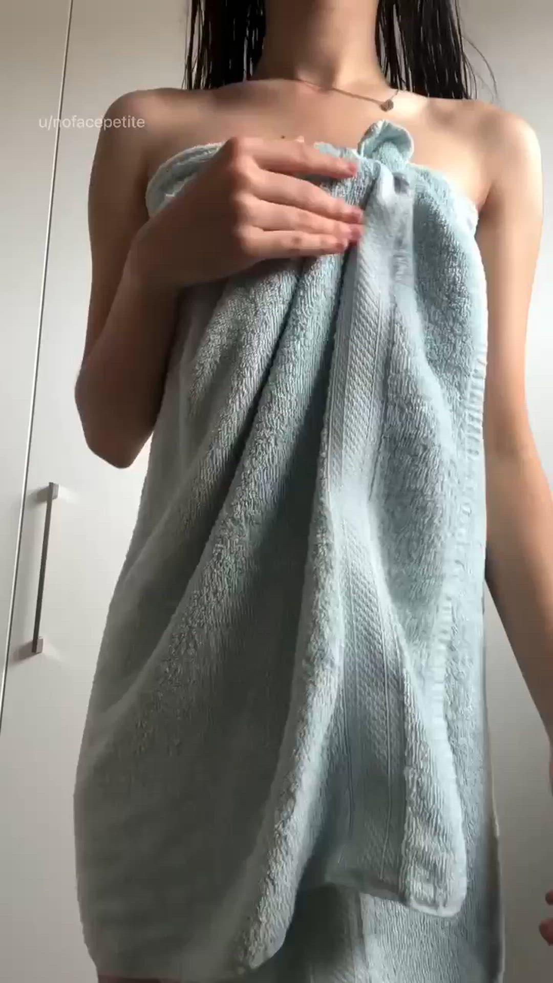 Boobs porn video with onlyfans model nofacepetiteee <strong>@nofacepetite</strong>