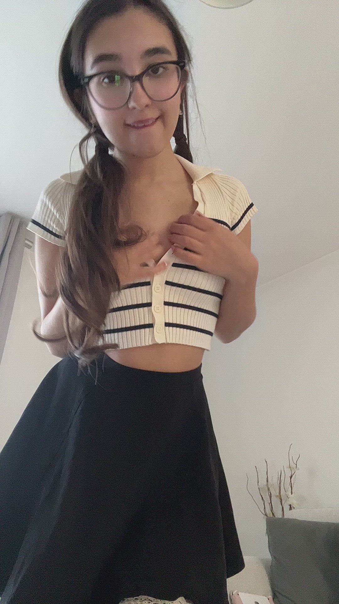 Cute porn video with onlyfans model olive123 <strong>@olivevip</strong>