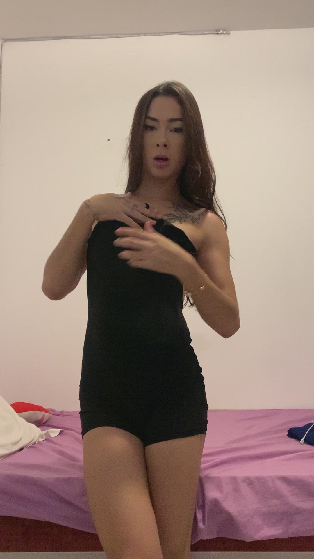 Brunette porn video with onlyfans model Nipo Lari <strong>@tscutelari</strong>