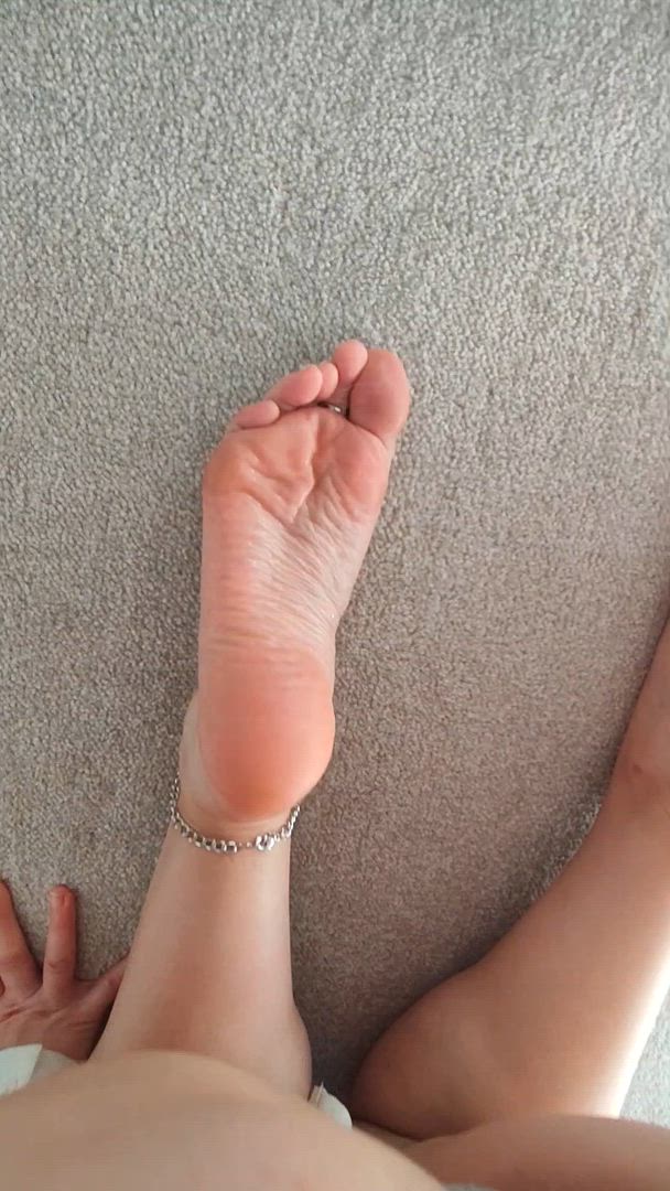 Blowjob porn video with onlyfans model princesspenelope <strong>@secretsexyfeet</strong>