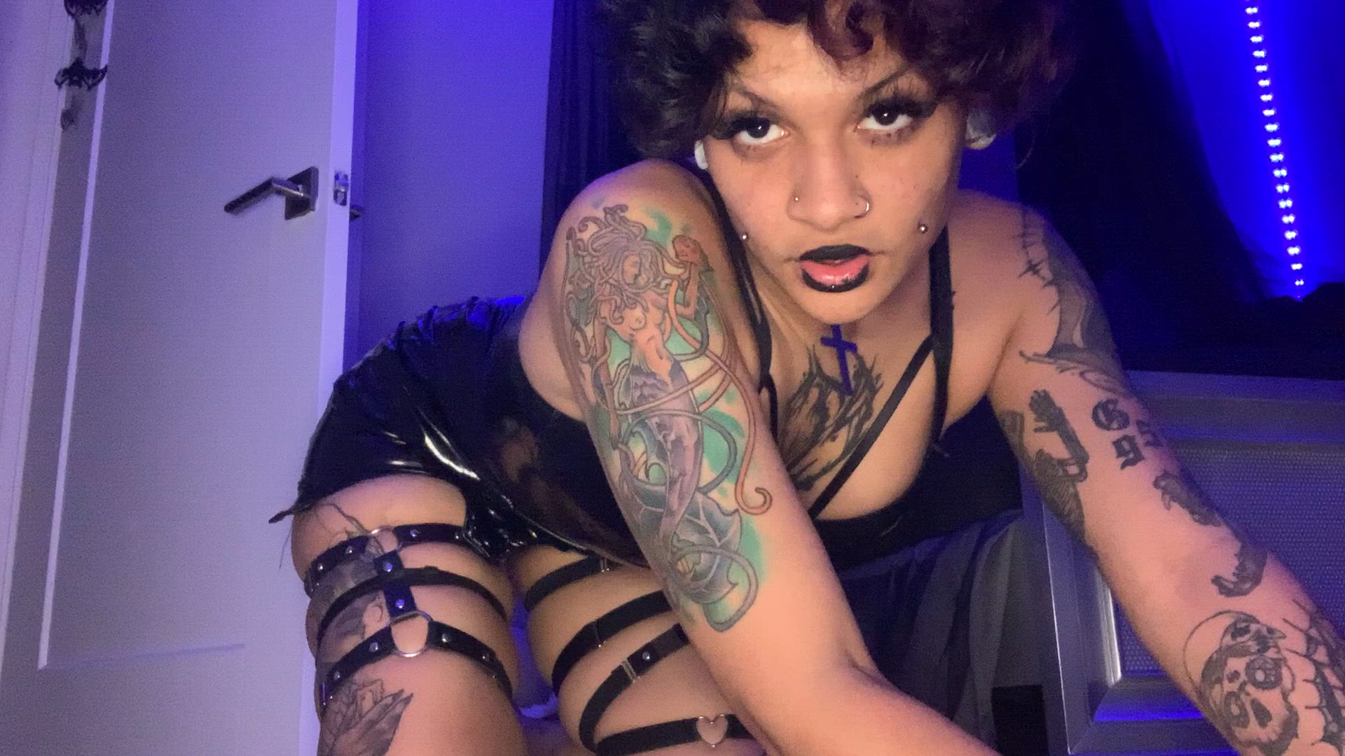 Ass porn video with onlyfans model poisonivy666 <strong>@poison_ivy666</strong>