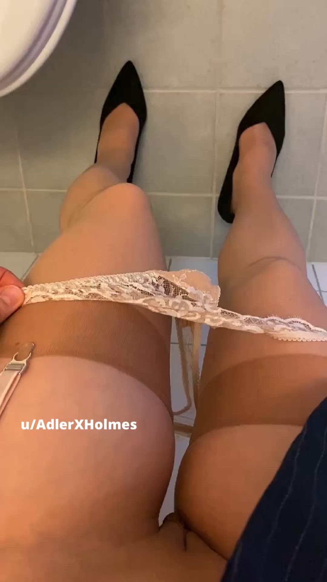 Amateur porn video with onlyfans model adlerxholmes <strong>@adlerxholmes</strong>