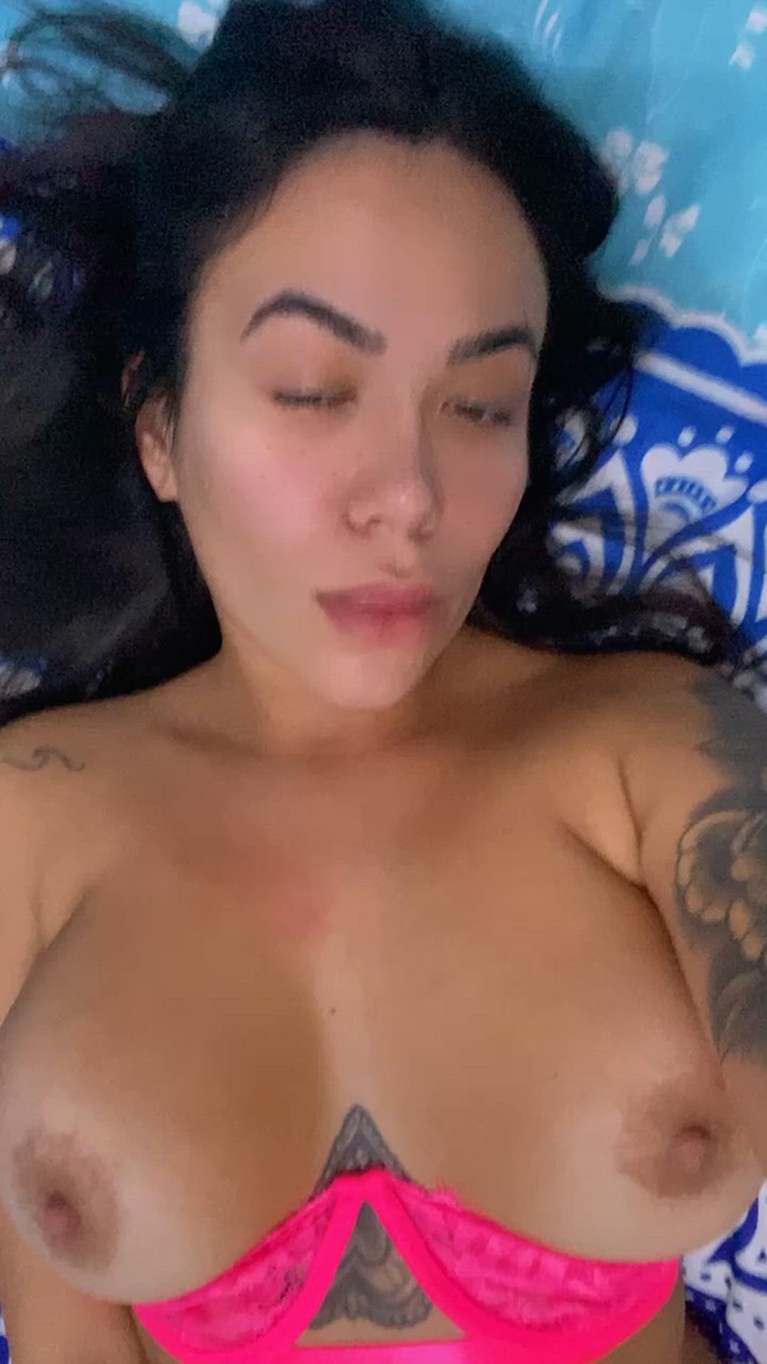 Boobs porn video with onlyfans model laurasinss <strong>@laurasinss</strong>
