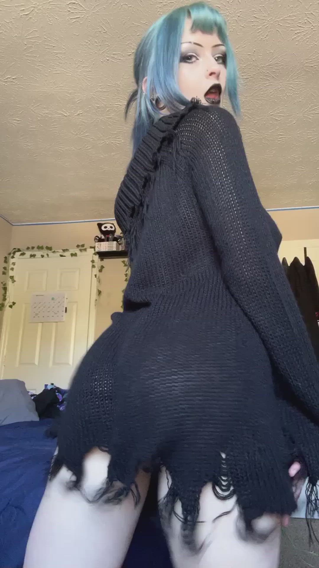 Amateur porn video with onlyfans model lavndrxblue <strong>@lavenderthief</strong>