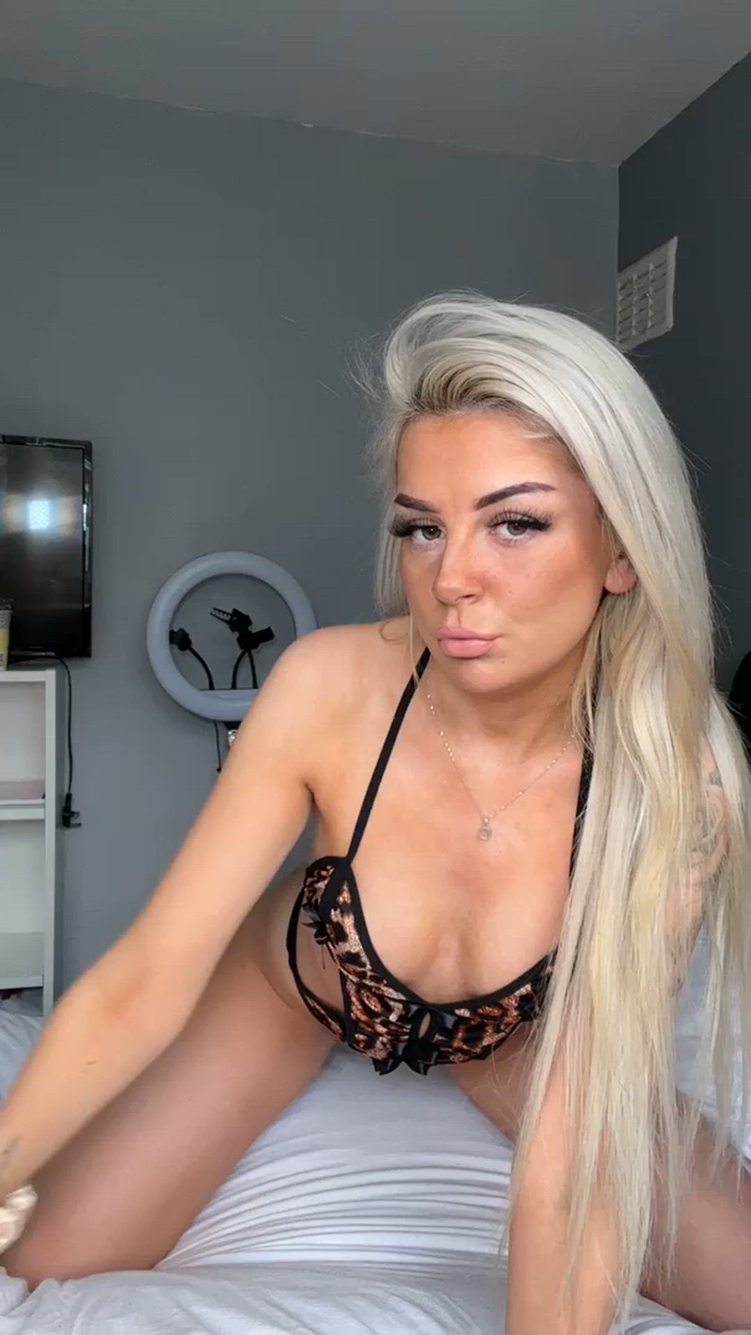 Amateur porn video with onlyfans model Tara Baby 💞 <strong>@tarasofie</strong>