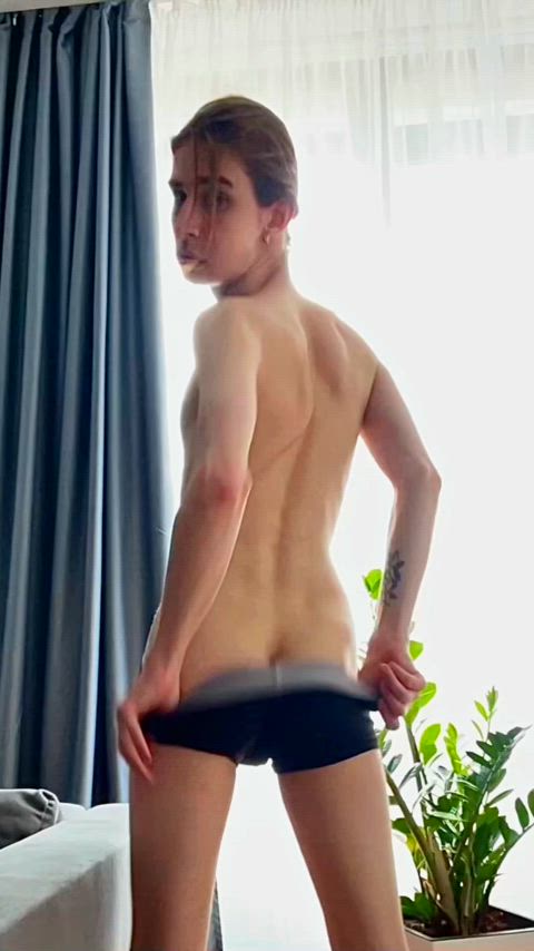 19 Years Old porn video with onlyfans model platonlxs <strong>@platonlxs</strong>