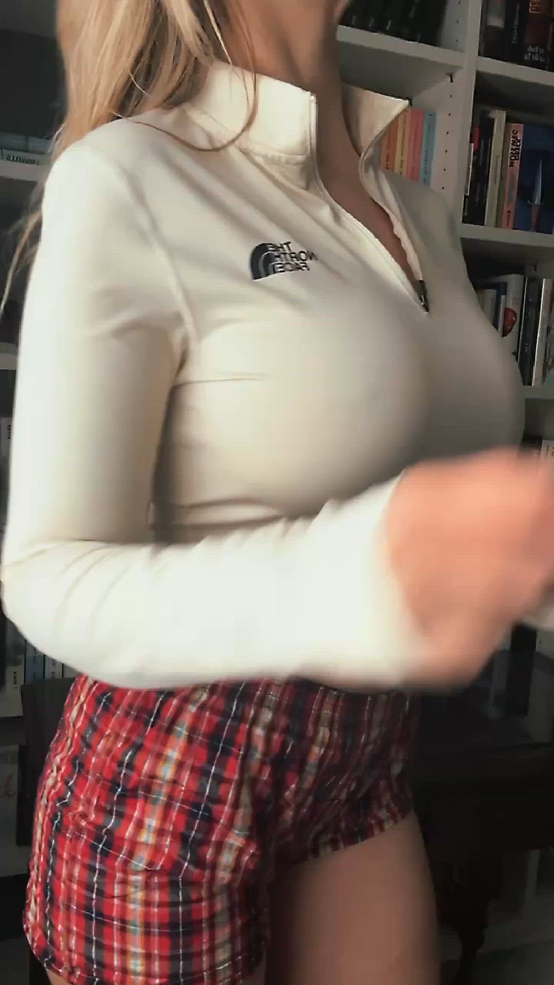 Big Tits porn video with onlyfans model Olivia.Harley <strong>@olivia.harley</strong>