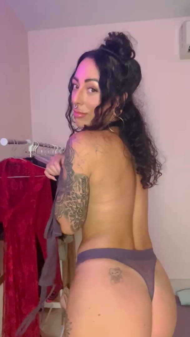 OnlyFans porn video with onlyfans model Venusinscorpio666 <strong>@yourcuteelena</strong>