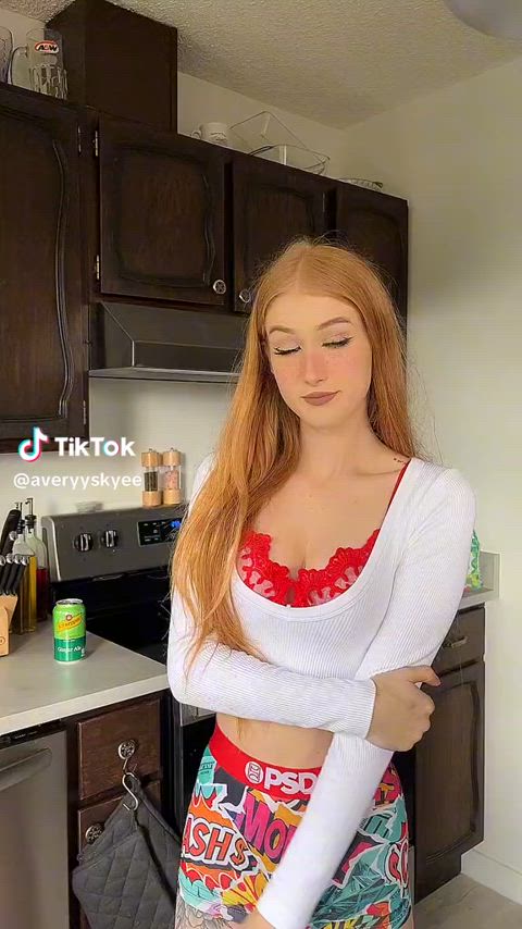 Cute porn video with onlyfans model averyskyee <strong>@action</strong>