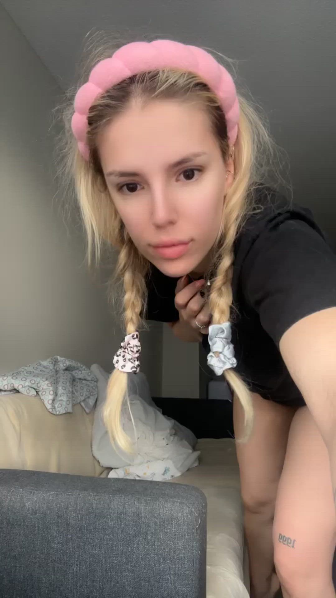Ass porn video with onlyfans model Bratty Bella <strong>@iheartbaegl</strong>