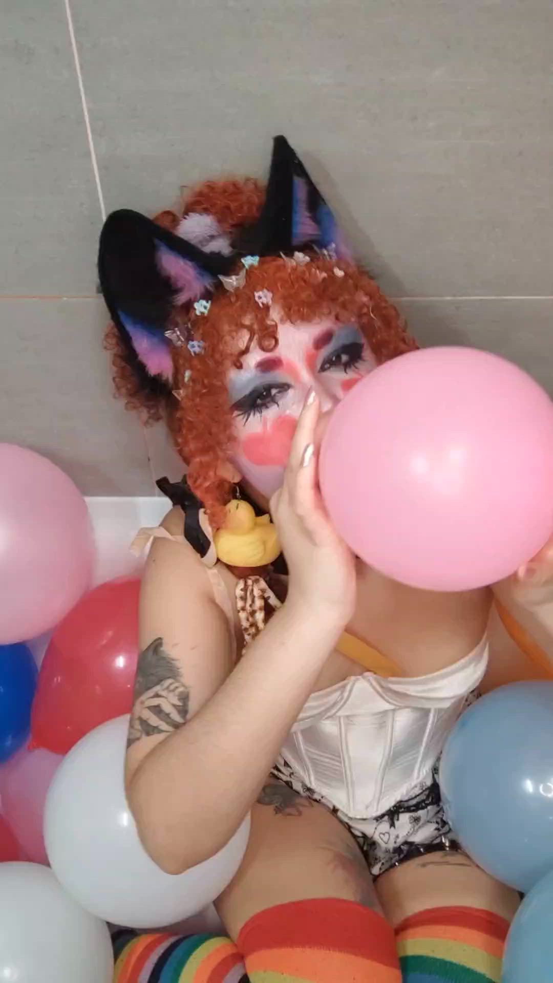 Balloons porn video with onlyfans model camushii <strong>@camushii</strong>
