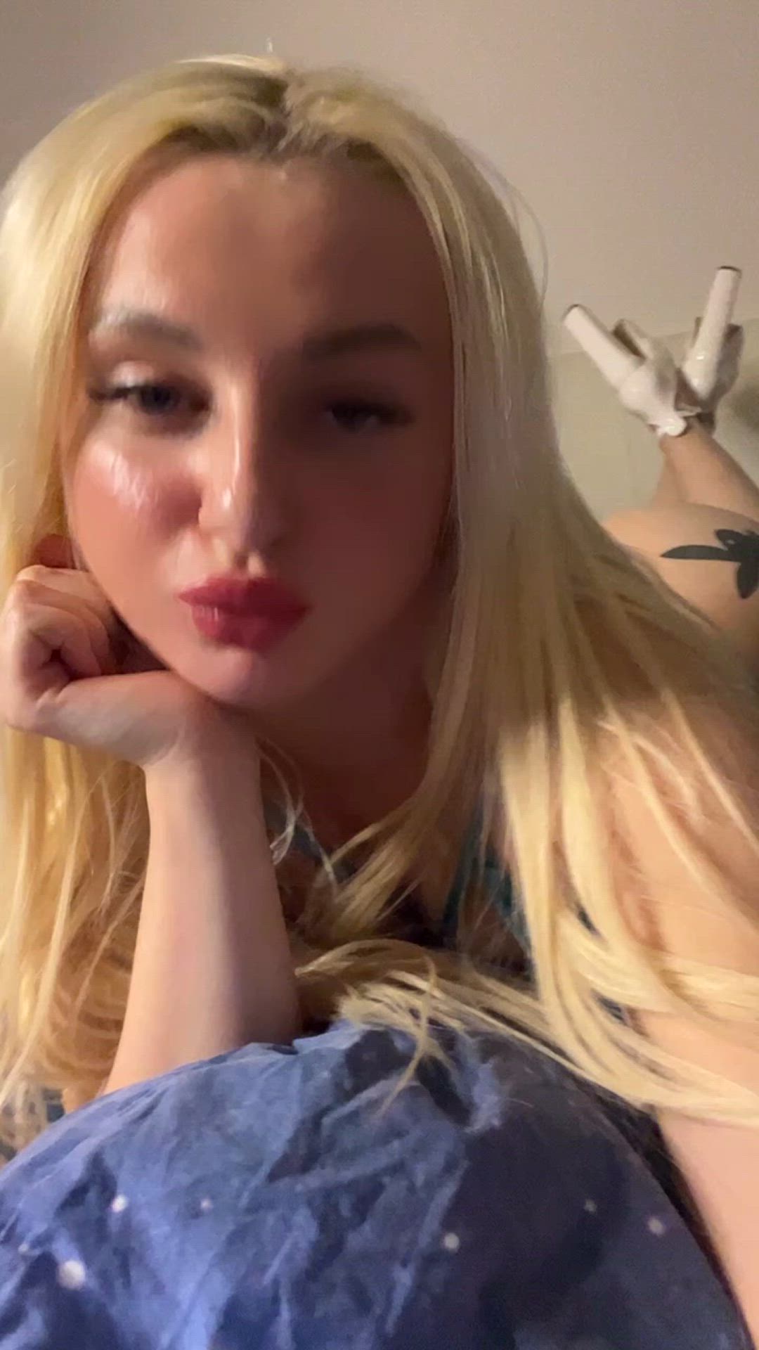 Teen porn video with onlyfans model juliaxsecrets <strong>@juliaxsecrets</strong>