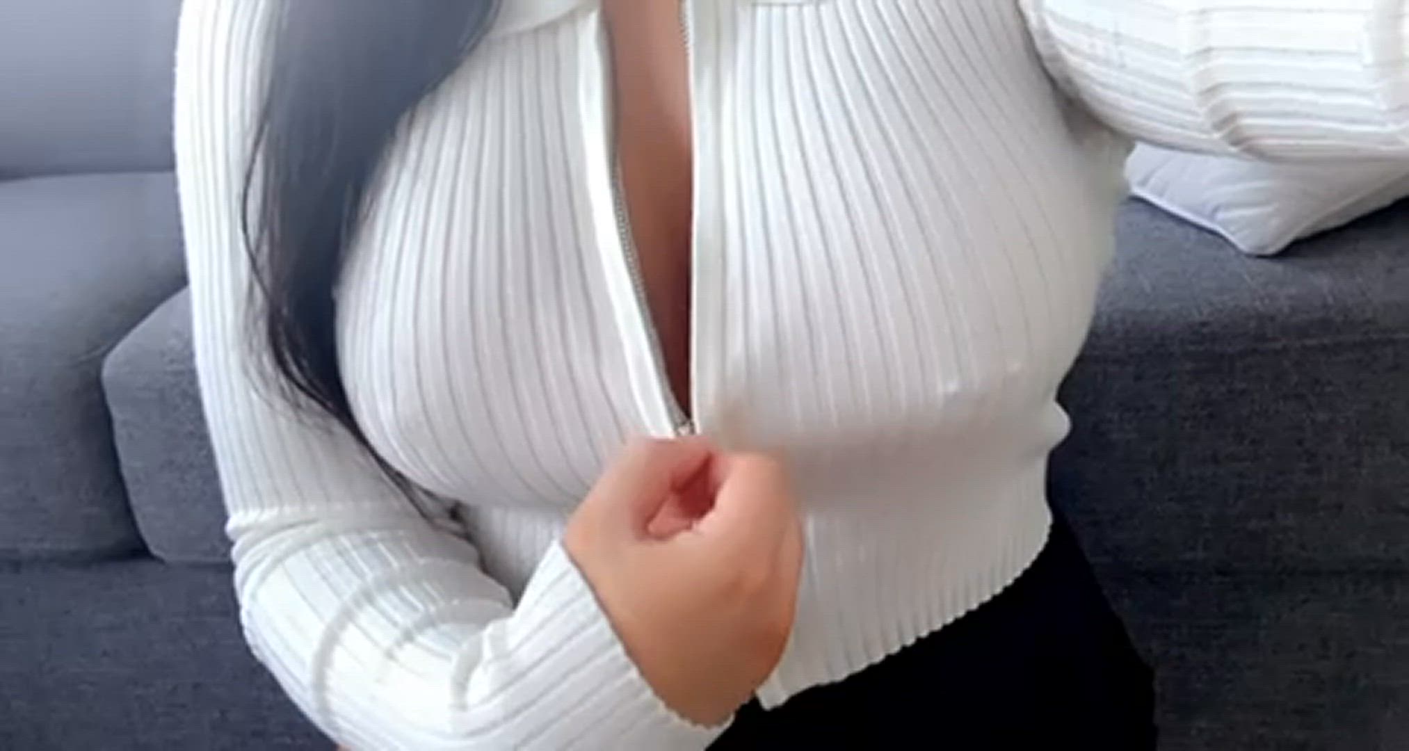 Big Tits porn video with onlyfans model @jjade_23 <strong>@jjade_23</strong>