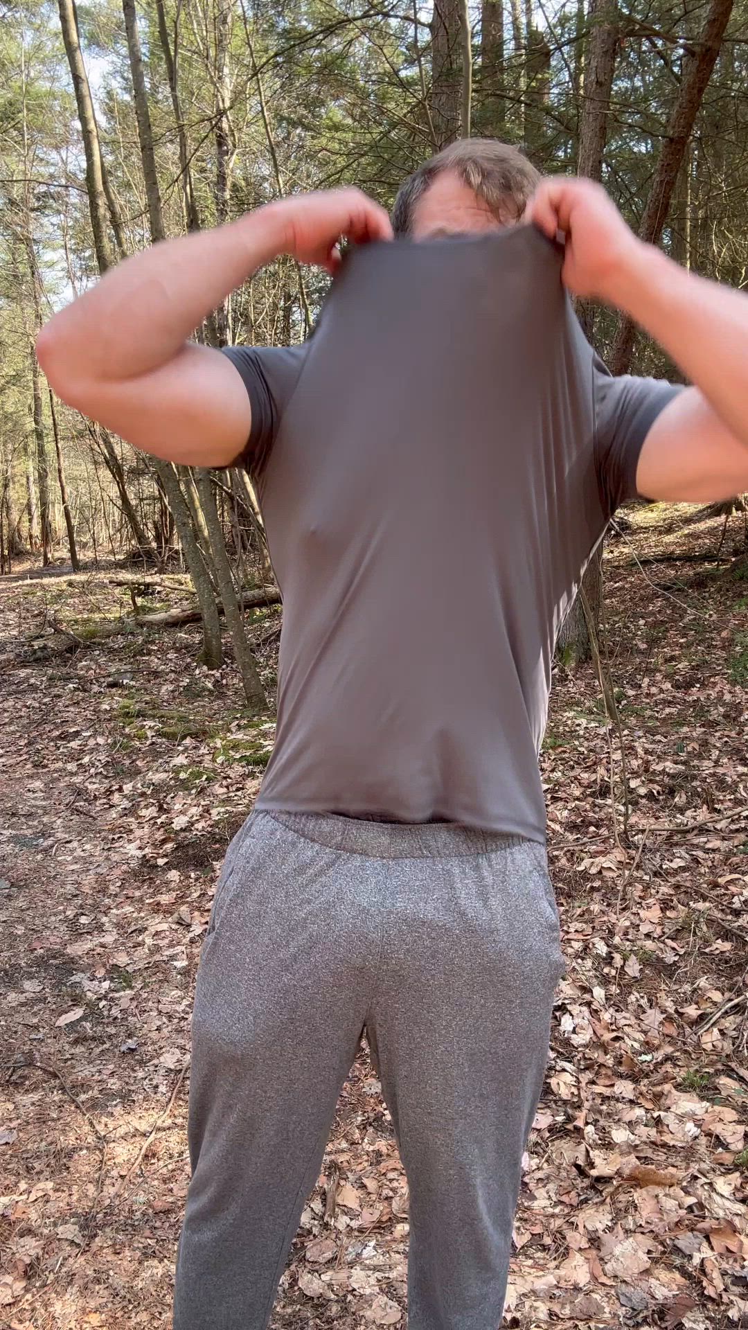 Outdoor porn video with onlyfans model Mike Steel <strong>@muscledadddy</strong>